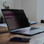 STARTECH-15MAM-PRIVACY-SCREEN