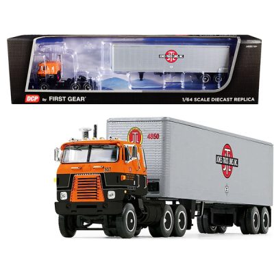 First Gear 60-1067 - International Transtar COE with Vintage 40 Dry Goods Trailer