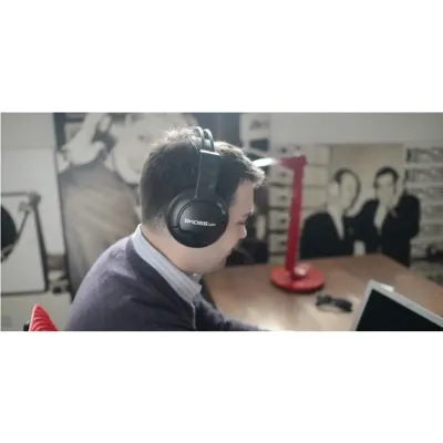 Koss UR20 - KOSS(R) 192980 UR20 Full-Size Over-the-Ear Headphones