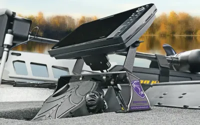 CMP GROUP LTD/ OCTOPUS 954200 - Panther Angled Electronics Deck Mount Bracket