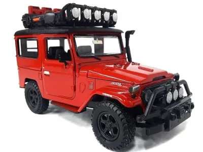 Motormax 79137r - Toyota FJ40 Land Cruiser Red 4x4 Overlanders Series 124 Diec