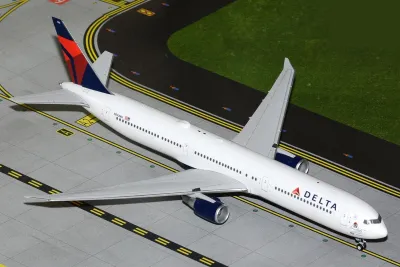 GeminiJets G2DAL1444 - Boeing 767-400ER Commercial Aircraft Delta Air Lines (N482MH