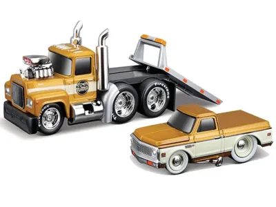 Muscle Machines 11555GRN - 1980 Mack A685ST Flatbed Truck Gold Metallic with Beige Stri