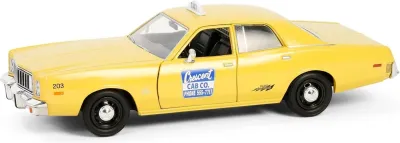 Greenlight 84202 - 1975 Plymouth Fury Taxi Crescent Cab Co. Yellow Poltergeist 