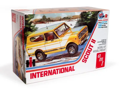 AMT AMT1248 - Skill 2 Model Kit IH International Harvester Scout II 125 Sc