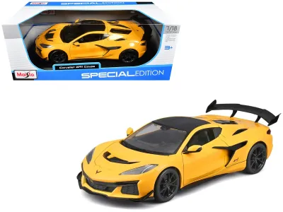 Maisto 31475Y - Chevrolet Corvette ZR1 Coupe Yellow with Carbon Top Special 